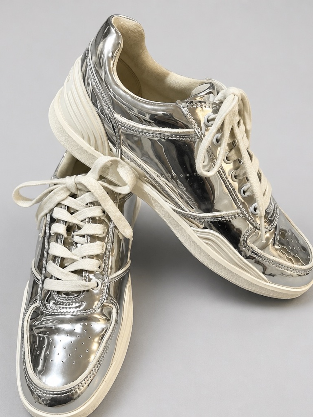 Tory Burch Clover Court Metallic Silver Sneakers Size 8.5
